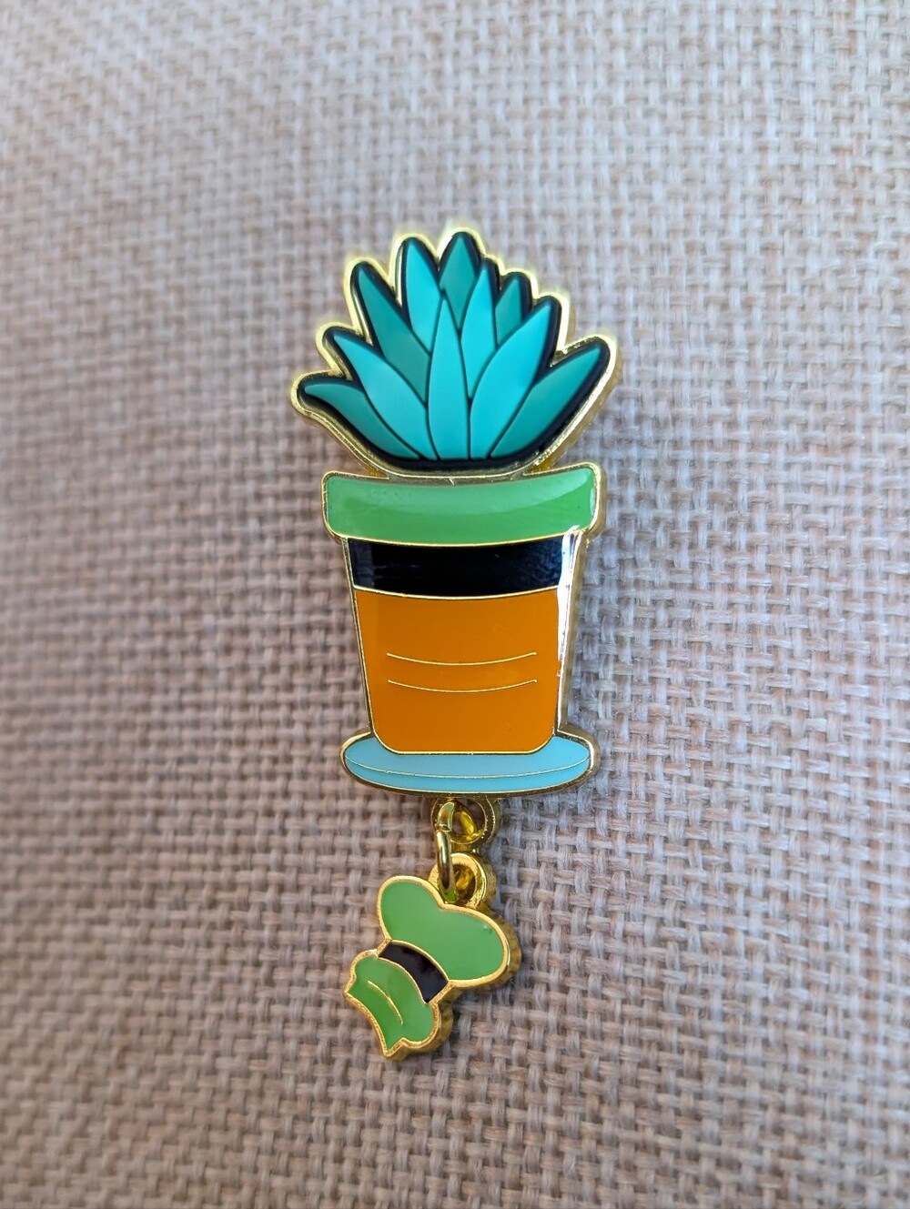Disney Loungefly pin Succulent Plant - Goofy Dangle